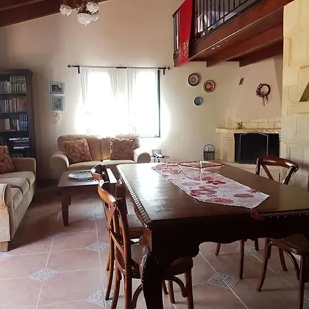 Vivian's House For Relaxing Holidays In Nature Casa de Férias Kíssamos